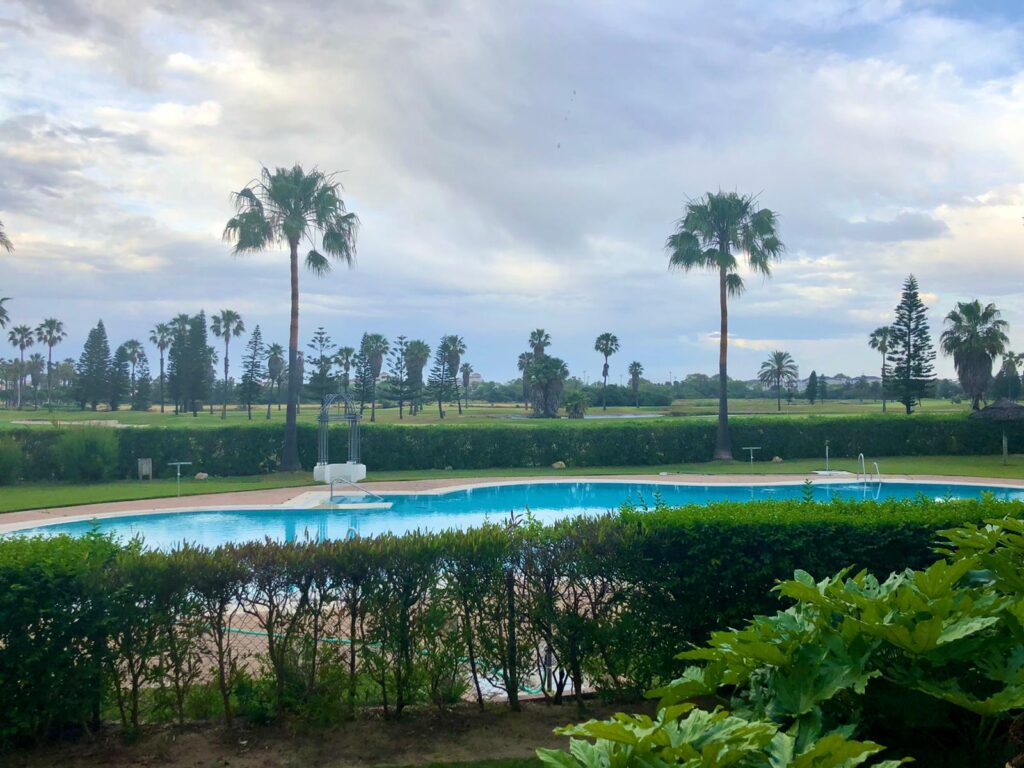 **Piso en Venta en la Exclusiva Urbanización Playa del Infante, Costa Ballena**