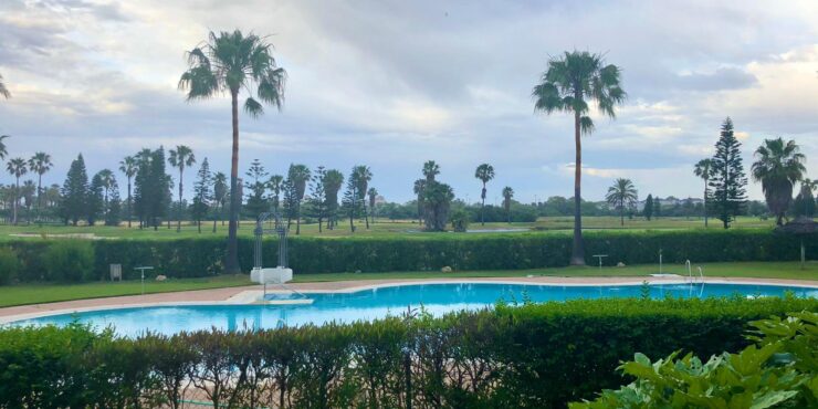 **Piso en Venta en la Exclusiva Urbanización Playa del Infante, Costa Ballena**