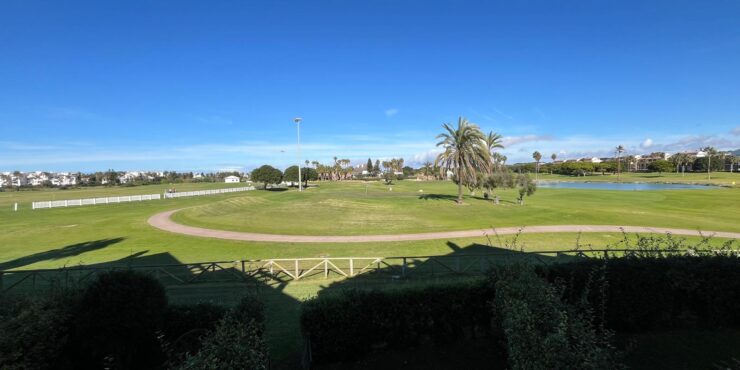 **Piso en Venta en Costa Ballena – ¡Tu nuevo hogar te espera! **