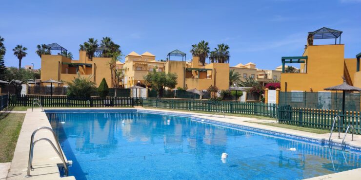 Chalet Pareado de 4 dormitorios en Costa Ballena